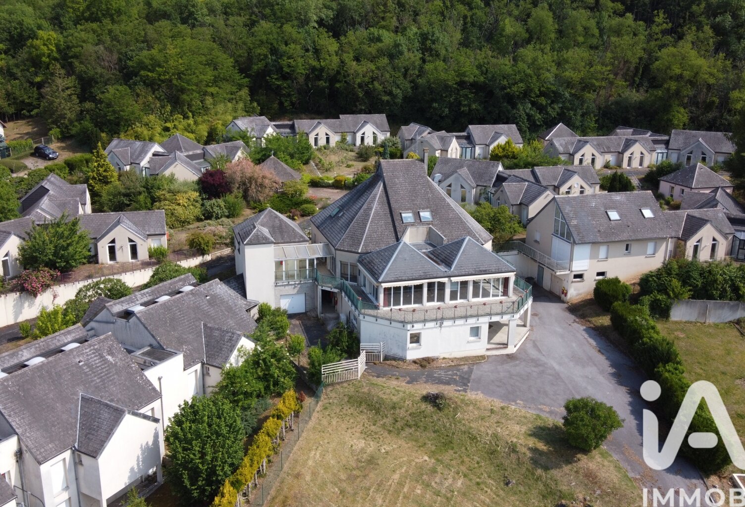Vente Immeuble 2 900 m&sup2; — photo 1