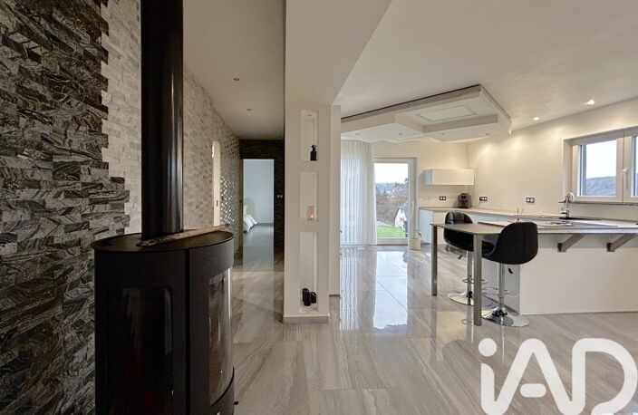Vente Maison/villa 8 pièces — photo 2