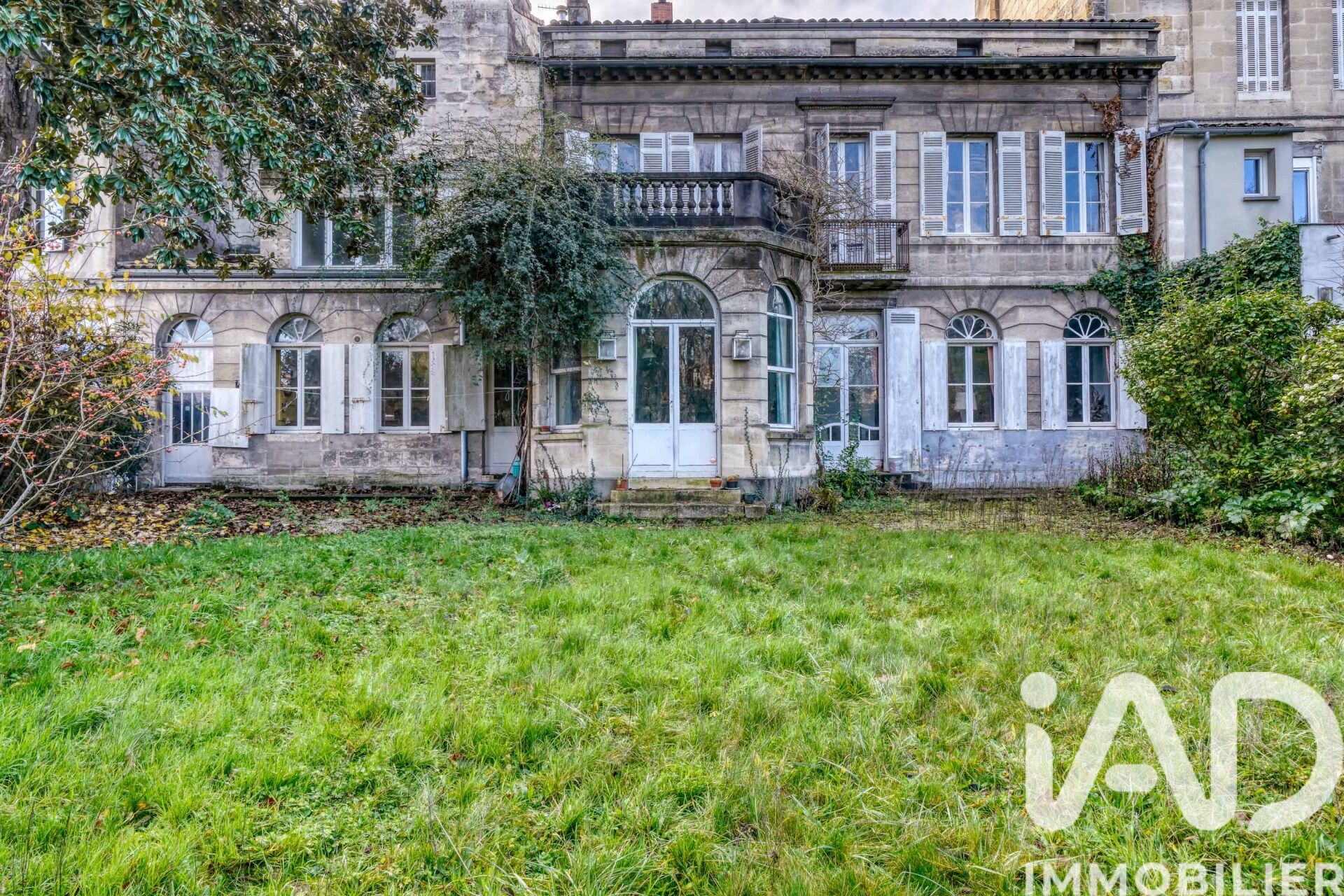 Bordeaux - 430m² - 13p. - 6ch.