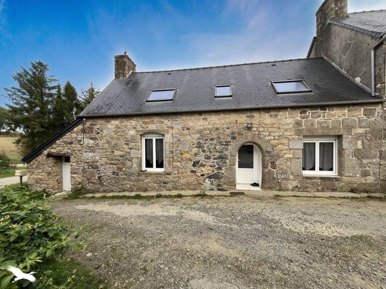Maison en pierre de 3 pièces principales — photo 1