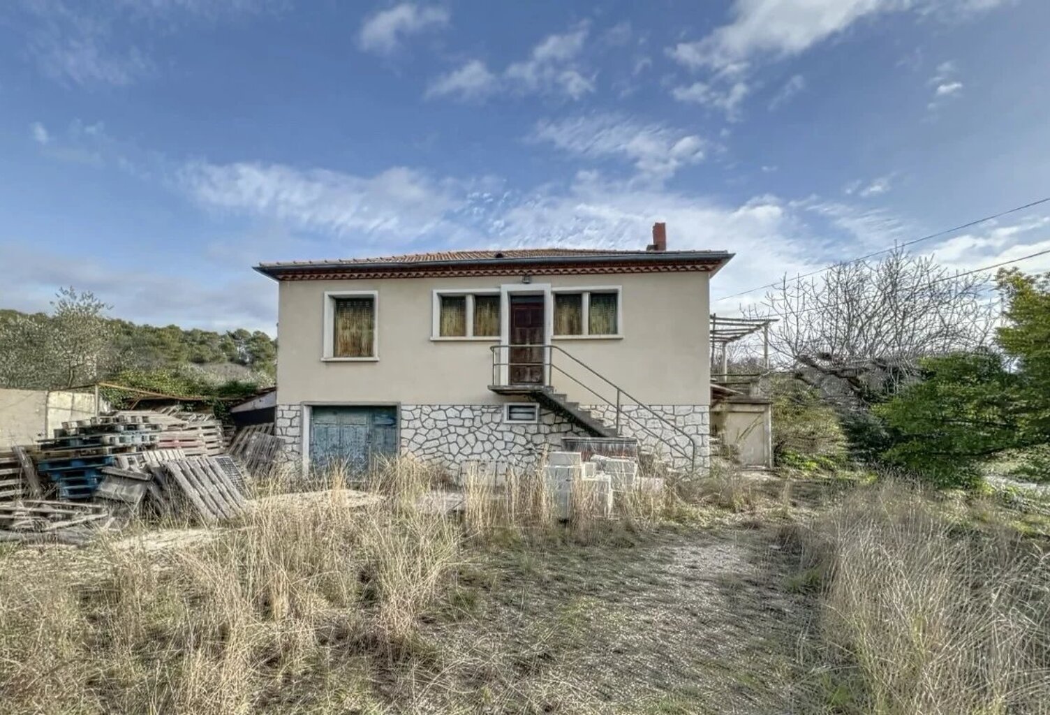 Nîmes, quartier Courbessac, 136m² répartis en deux plateaux de 68m² sur 1600m² de terrain — photo 1