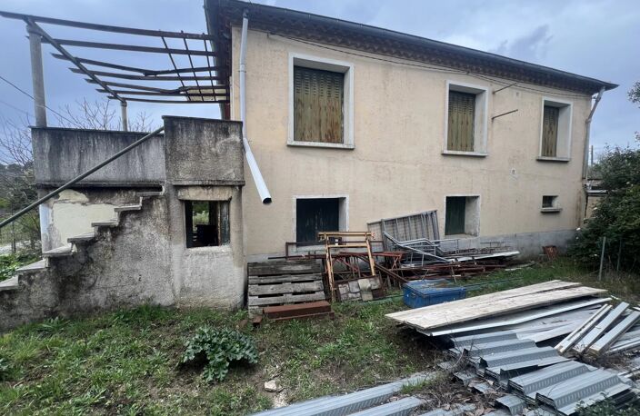Nîmes, quartier Courbessac, 136m² répartis en deux plateaux de 68m² sur 1600m² de terrain — photo 3