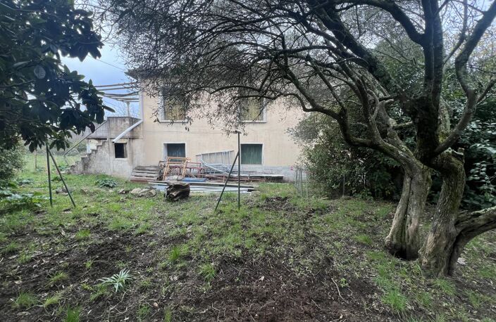 Nîmes, quartier Courbessac, 136m² répartis en deux plateaux de 68m² sur 1600m² de terrain — photo 4