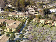 Cucuron petit village cadre d'exception dans le Lubéron — photo 2