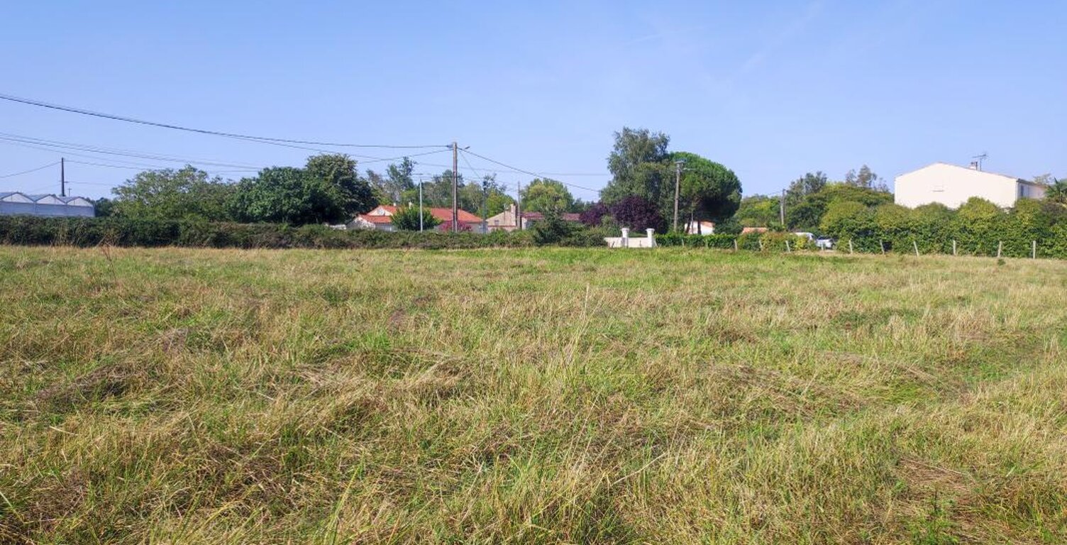 Terrain à bâtir – Gémozac (17) — photo 1