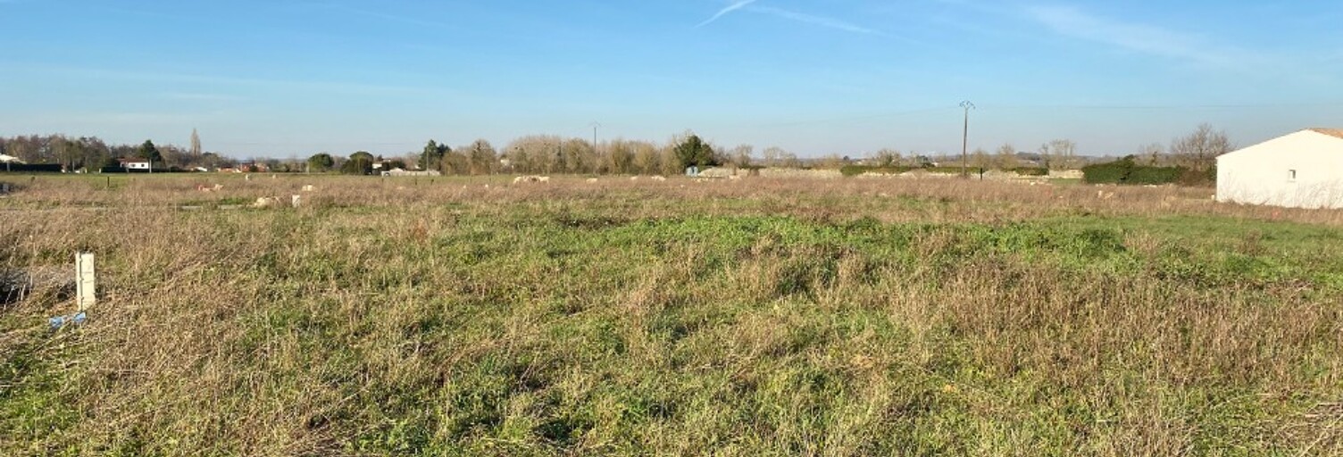 Terrain  686 m² à vendre à Saint-Savinien (17350)