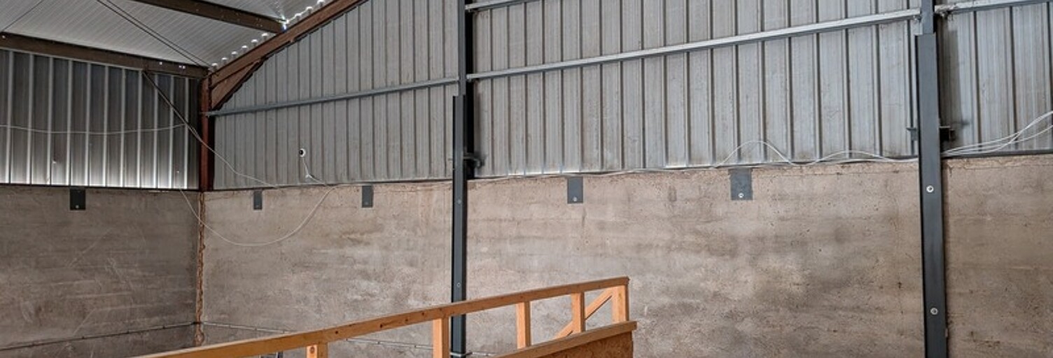 Local industriel 1 Pièce 366 m² à louer à Gonfaron (83590)