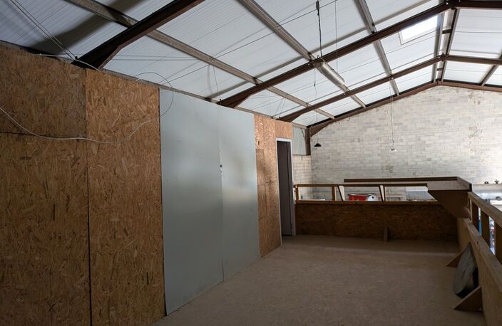 DEPOT A LOUER A GONFARON — photo 2