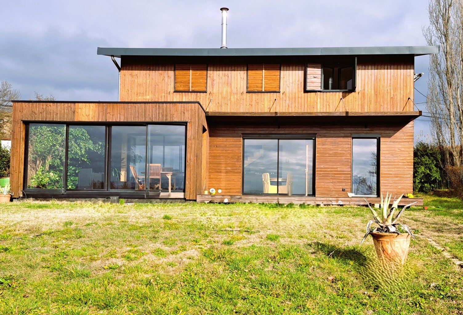 TAVERNES(VAR) Maison D'ARCHITECTE BIOCLIMATIQUE 5 PIECES / 2998m² clos -Possibilité de détachement de parcelles — photo 1