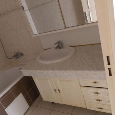 Appartement 3 pièces 890 €