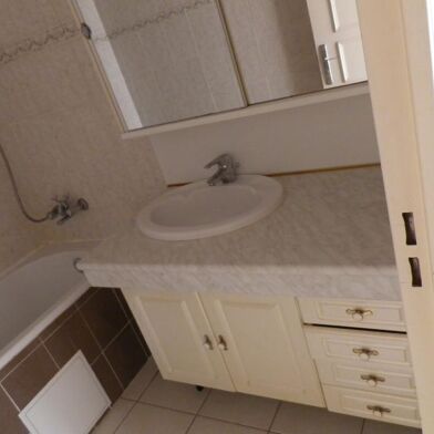 Appartement 3 pièces 890 €