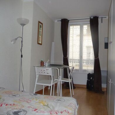 Appartement 1 pièces 940 €