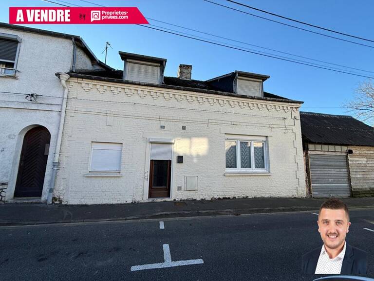 Maison de ville avec potentiel ? Rue calme, proche établissements scolaires — photo 1