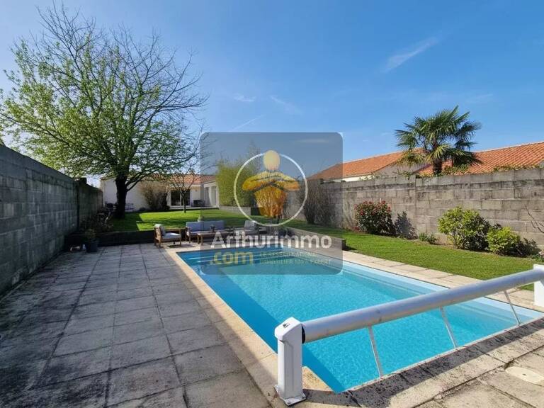 Maison 140m² de 4 chambres avec piscine et grand garage — photo 1