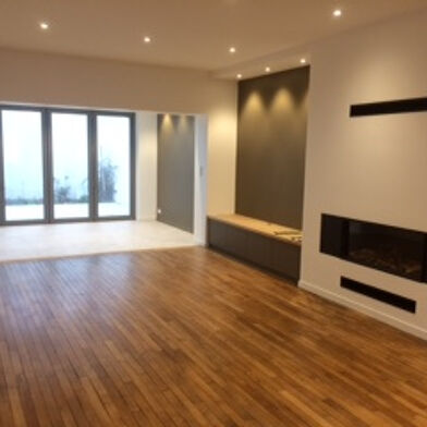 Maison 6 pièces 1900 €