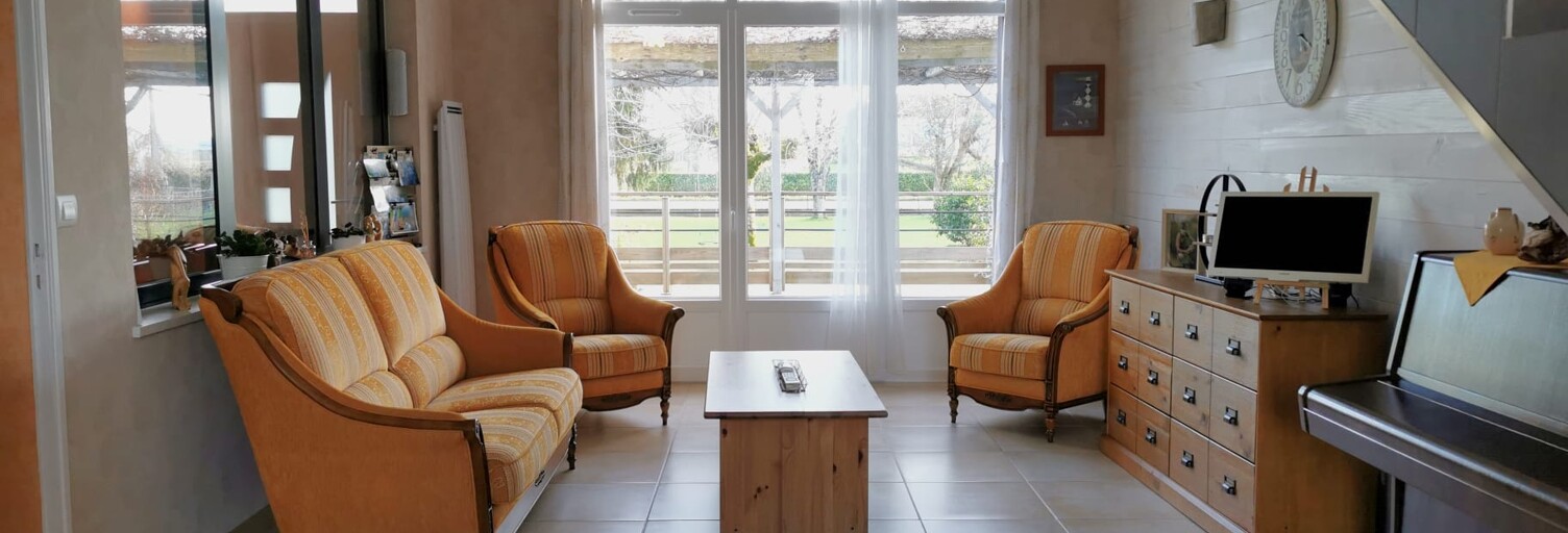 Maison 10 Pièces 213 m² à vendre à Saint-Pey-de-Castets (33350)