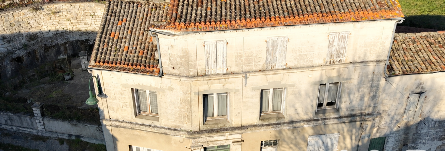 Maison 6 Pièces 140 m² à vendre à Vœuil-et-Giget (16400)