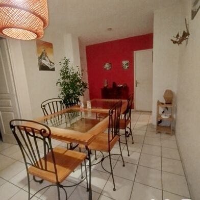 Appartement 4 pièces 830 €