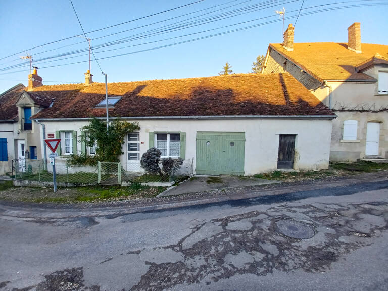 Au coeur d'un village calme et authentique. Maison ancienne — photo 1