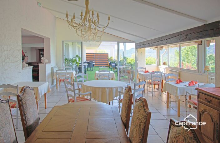 Maison d'hôtes de charme avec piscine à vendre à BAGNOLS EN FORET (83) — photo 5