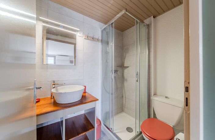 Studio climatisé, meublé et rénové avec parking, Aire sur l'Adour — photo 5
