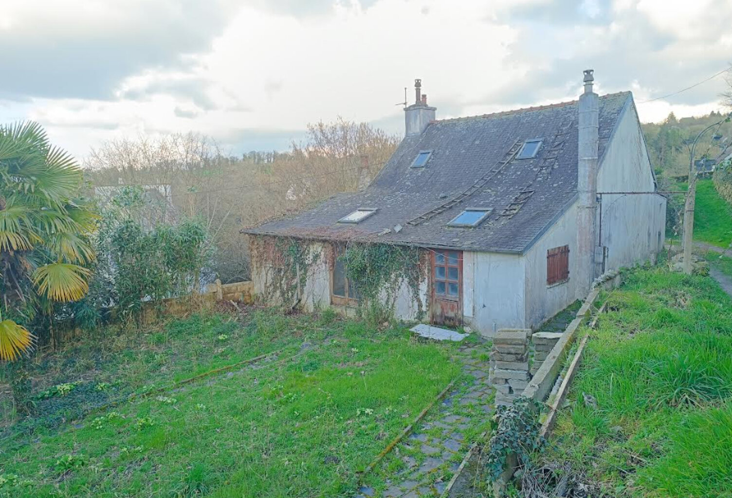 29520 Châteauneuf du Faou maison à restaurer 2 chambres jardin — photo 1