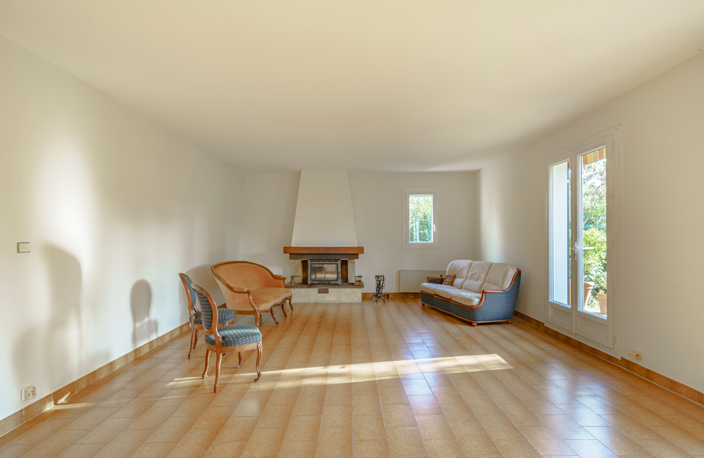 MAISON DE 193m2 avec GARAGE - PISCINE et JARDIN de 913m2 - 1 — photo 2