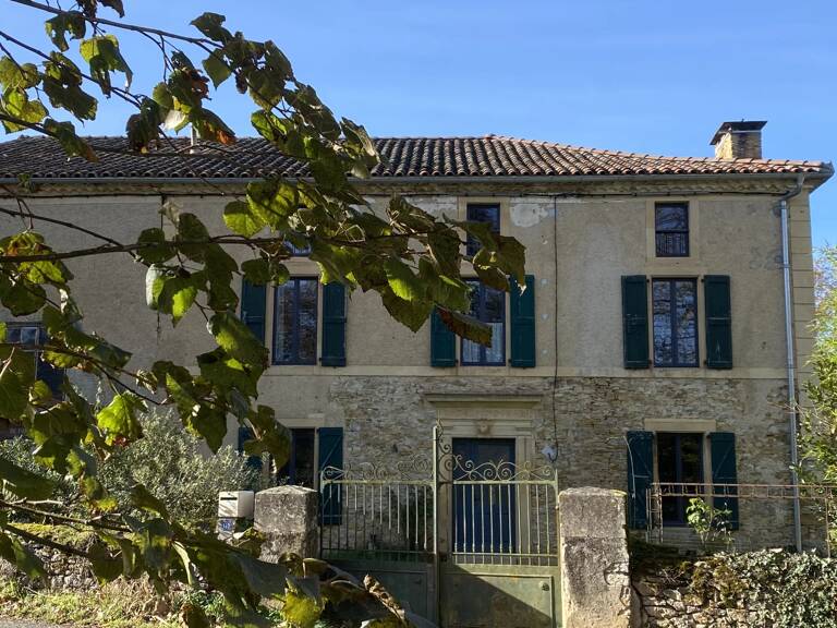 Aulon, Authentique maison de 118 m² , dépendances, 1 421 m² de terrain — photo 1