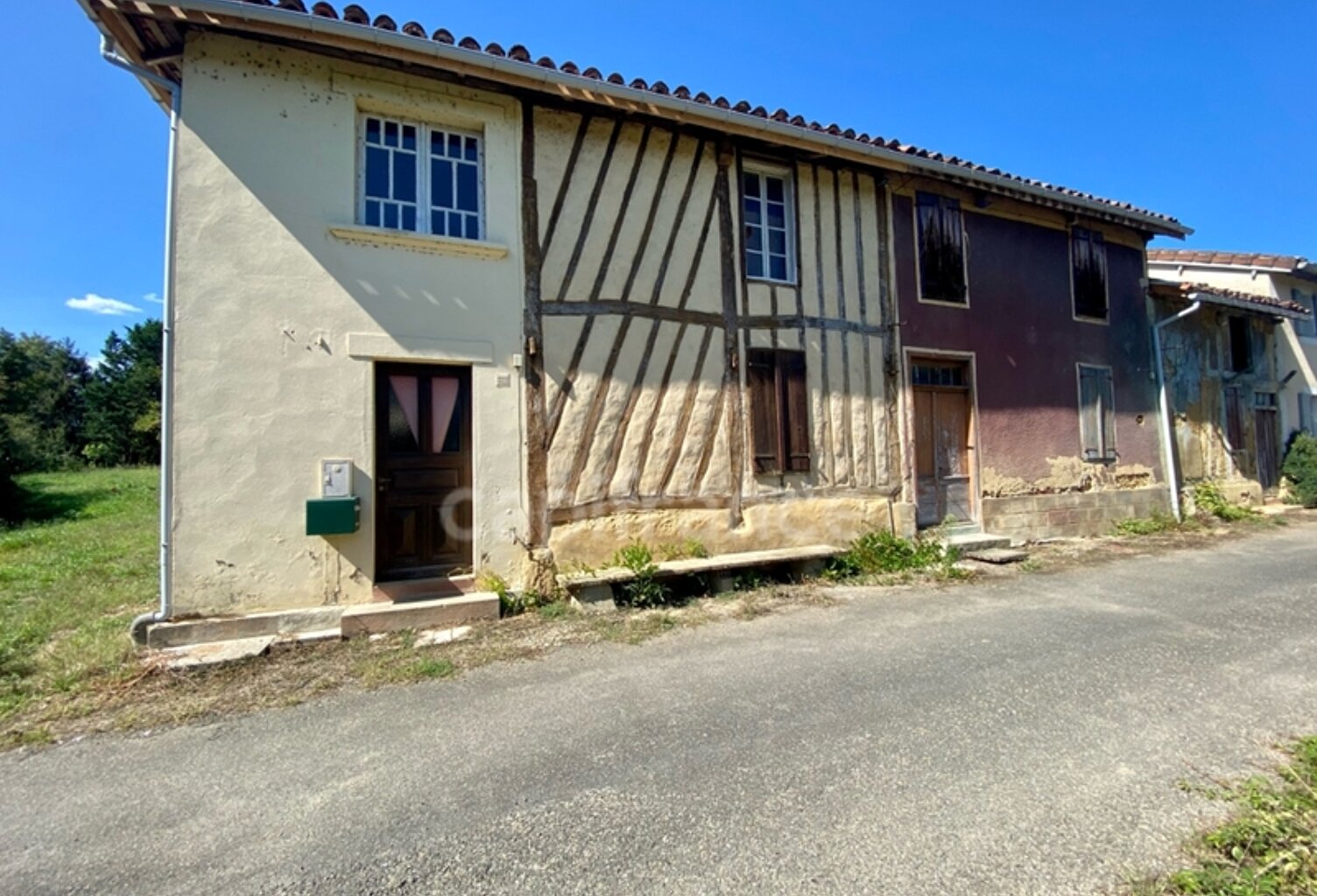 Dpt Gers (32), à vendre proche d’ESTANG ensemble de 3 maisons pour un total de 193 m2 sur 1466 m2 de terrain — photo 1