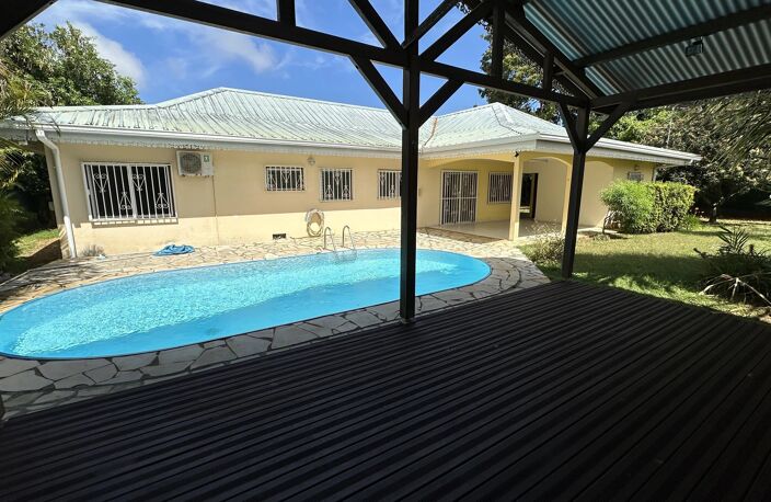 EXCLUSIVITÉ – VOTRE VILLA T5 AVEC PISCINE DANS UN QUARTIER CALME ET PROCHE DE TOUTES LES COMMODITÉS — photo 3