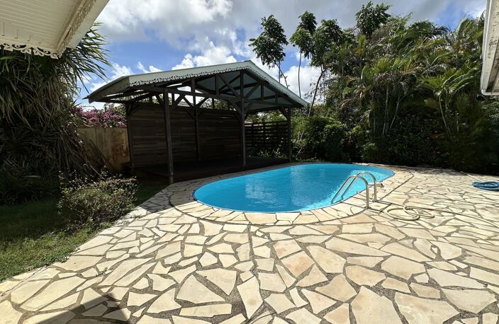 EXCLUSIVITÉ – VOTRE VILLA T5 AVEC PISCINE DANS UN QUARTIER CALME ET PROCHE DE TOUTES LES COMMODITÉS — photo 4