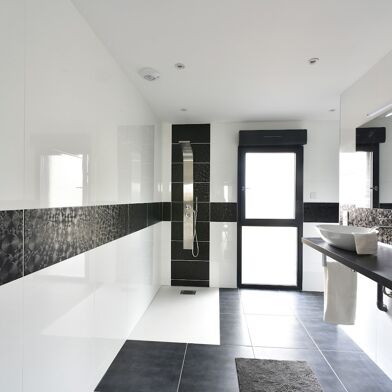 Maison 5 pièces 915 €