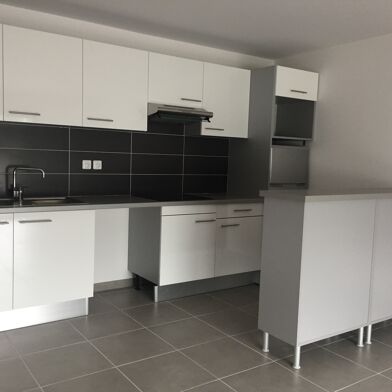 Appartement 3 pièces 873 €