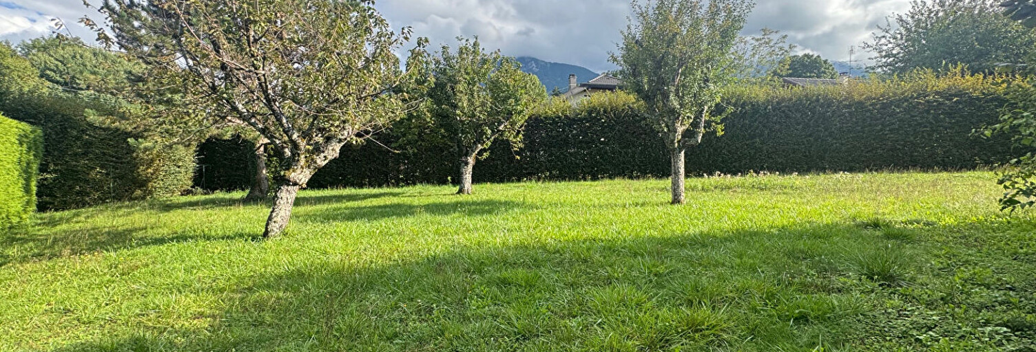 Terrain  701 m² à vendre à La Roche-sur-Foron (74800)