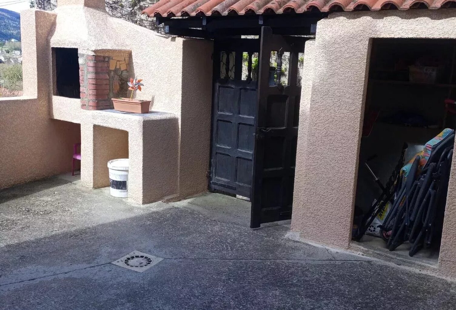 A vendre maison de caractère avec terrasse et cour — photo 1