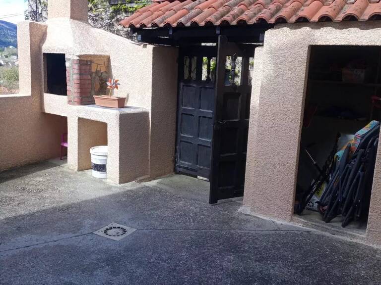 A vendre maison de caractère avec terrasse et cour — photo 1