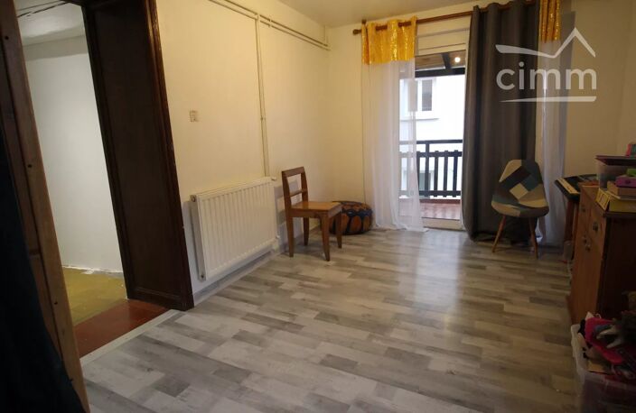 A vendre maison de caractère avec terrasse et cour — photo 5