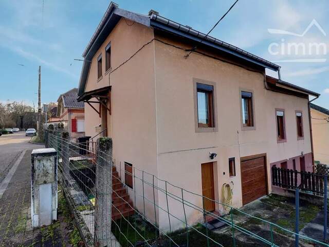 Maison mitoyenne de 105.63 m² à rénover à PETITE ROSSELLE — photo du bien