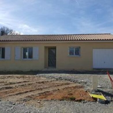 Maison 4 pièces 890 €