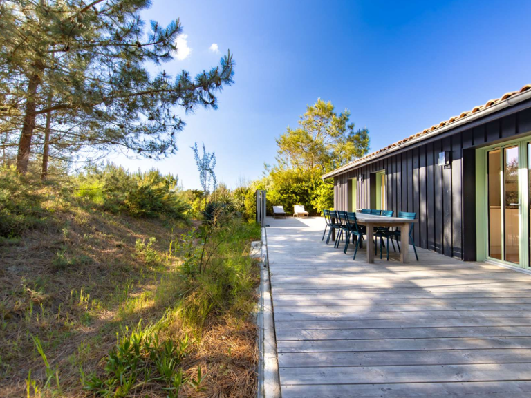 VILLA EN BOIS RENOVEE FACE AUX DUNES — photo 1