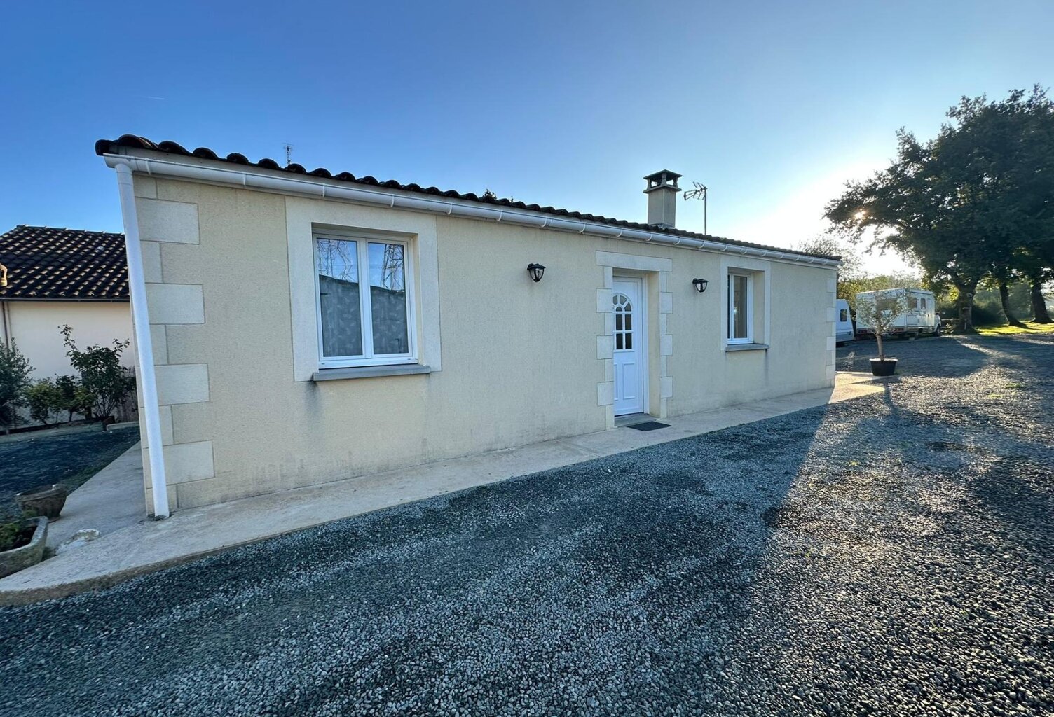 Maison de plain pied de 78m² à Saintes — photo 1