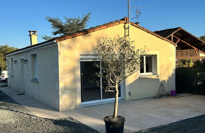 Maison de plain pied de 78m² à Saintes — photo 2