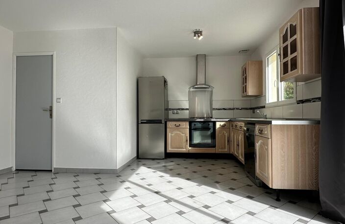 Maison de plain pied de 78m² à Saintes — photo 5