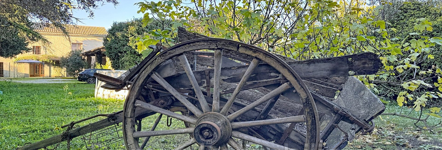 Maison 7 Pièces 137 m² à vendre à Saint-Saturnin-lès-Avignon (84450)