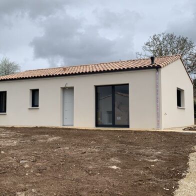 Maison 4 pièces 900 €