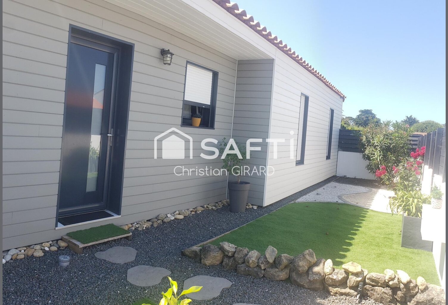 A la Guérinière, à 100 mètres de la plage, maison de plain pied de 97 m2 de surface habitable toute récente et une chambre indépendante avec salle d'eau, dans une impasse non loin du bourg. — photo 1