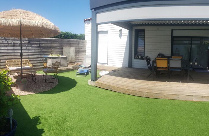 A la Guérinière, à 100 mètres de la plage, maison de plain pied de 97 m2 de surface habitable toute récente et une chambre indépendante avec salle d'eau, dans une impasse non loin du bourg. — photo 2