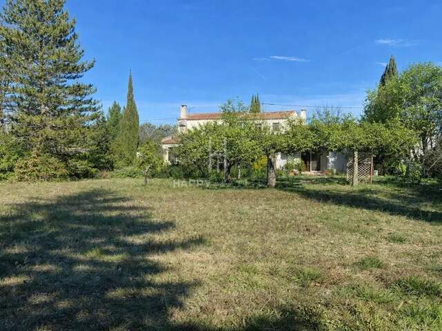 Ensemble immobilier Alpilles Sud avec maisons de plain pied — photo du bien