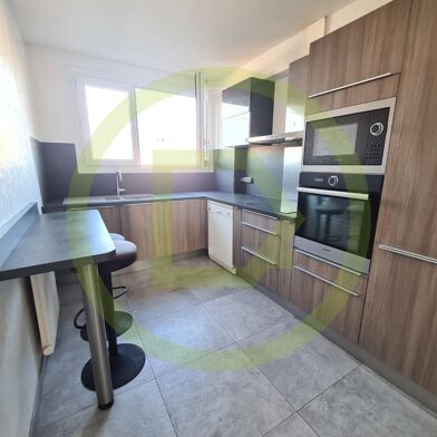 Appartement 4 pièces 220000 €