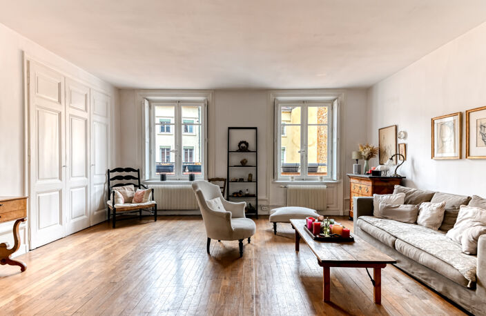 LYON 2 Quartier d'Ainay - 110 m2 : un lieu de caractère à vi — photo 4